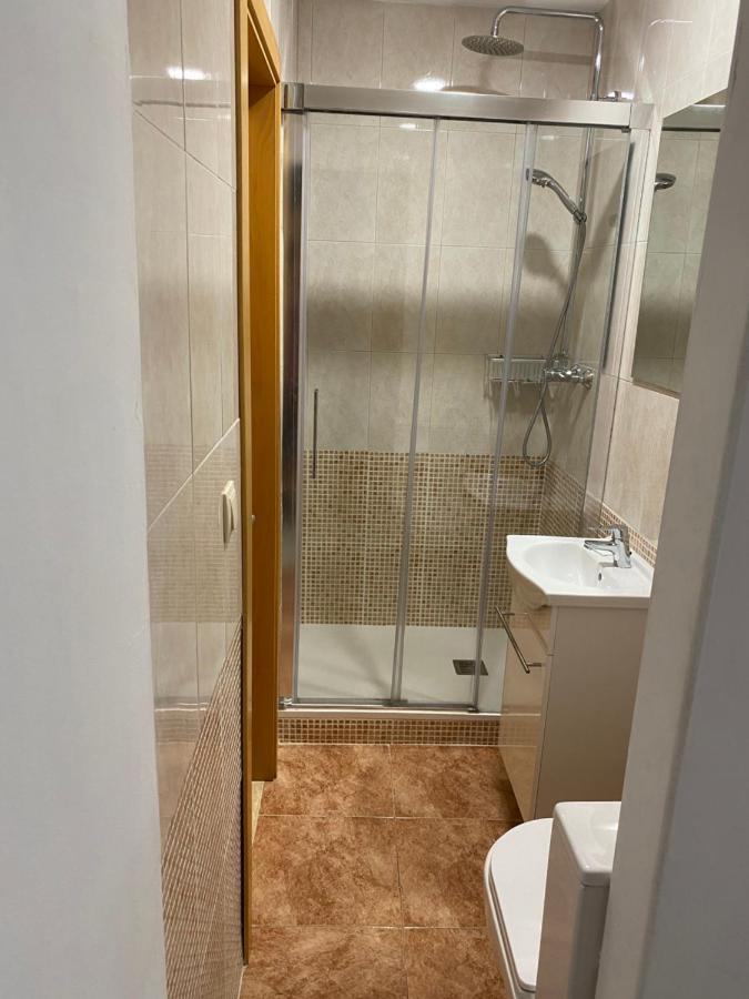 Single Room In My Apartment At The Beach Valência Exterior foto